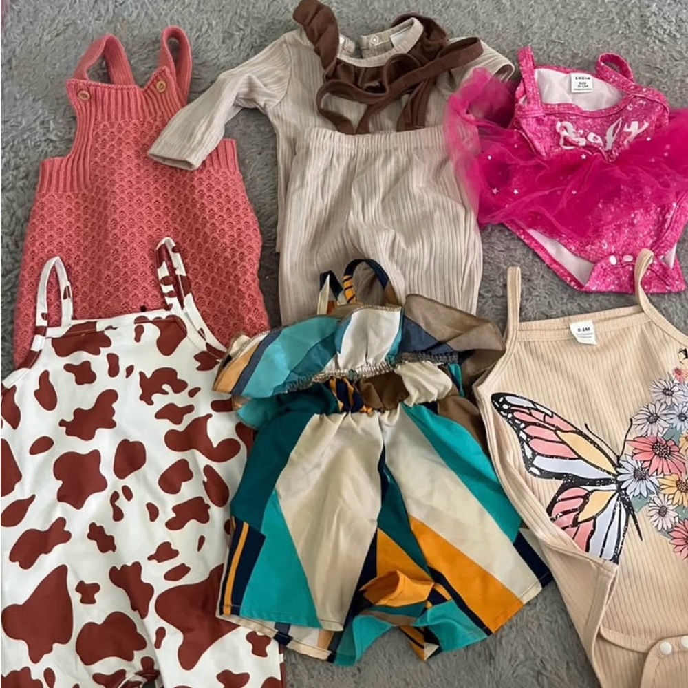 SHEIN Baby Girl Clothing Set 0-1 month/newborn. 6 pieces for $15